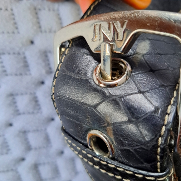 Black Leather Jones New York Shoulder Bag - Picture 3 of 3